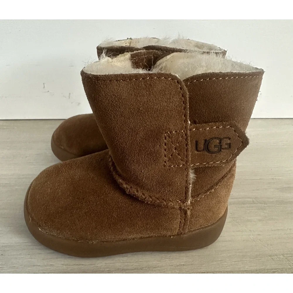 UGG Jesse Suede Boots Toddler Size‎ 2/3 Brown Excellent Sheepskin Lined 1096089I